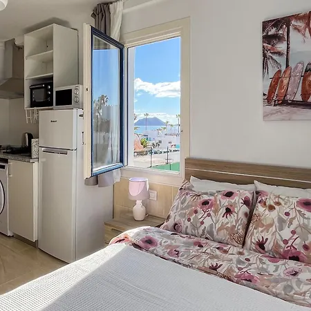 Beachside In Коральео